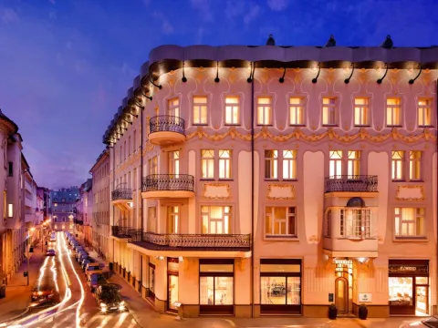 Roset Hotel & Residence