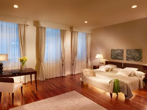 Roset Hotel & Residence